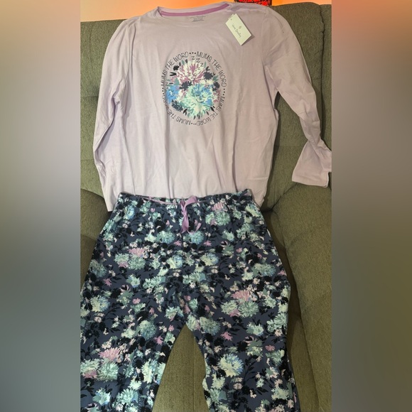 Vera Bradley Pajamas NWT - Large - Picture 4 of 4